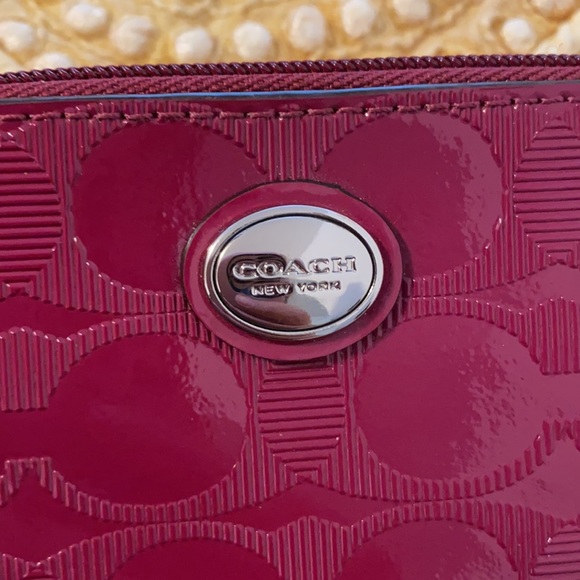 Coach Berry Corner Zip Wristlet - Picture 5 of 10